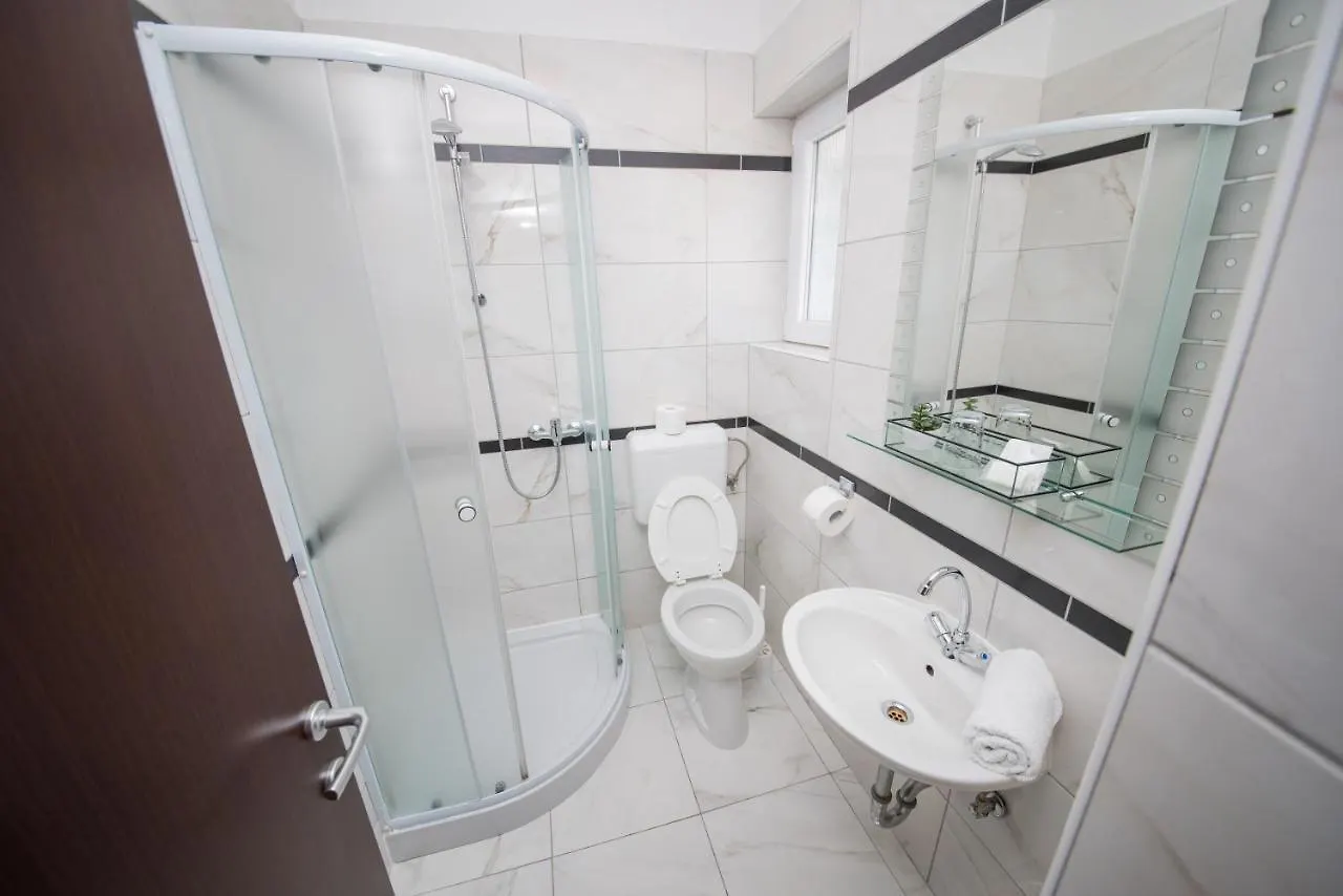 Guest house Villa Anton Sukosan